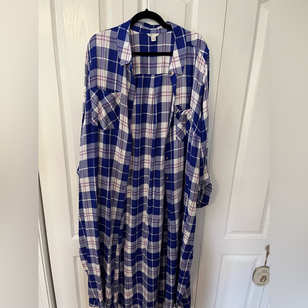 Super cute plaid Cato shirt dress or shrug